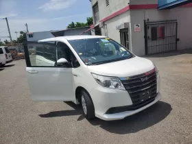 2016 Toyota Noah White