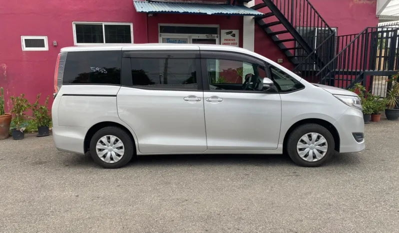 2020 Toyota Noah Grey full